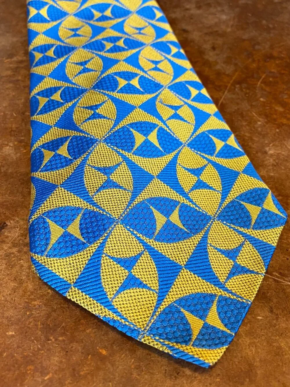 70s Beau Brummell Gentry Wide Necktie Vintage Blue Gold Mid Century Atomic